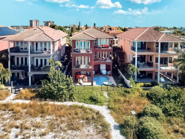 Luxury Treasure Island Vacation Home Sleeps Ten Guests